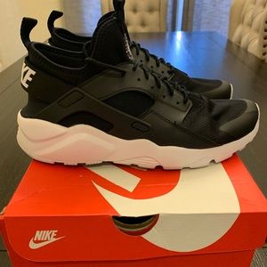 Men’s Nike Huarache Run Ultra 9.5